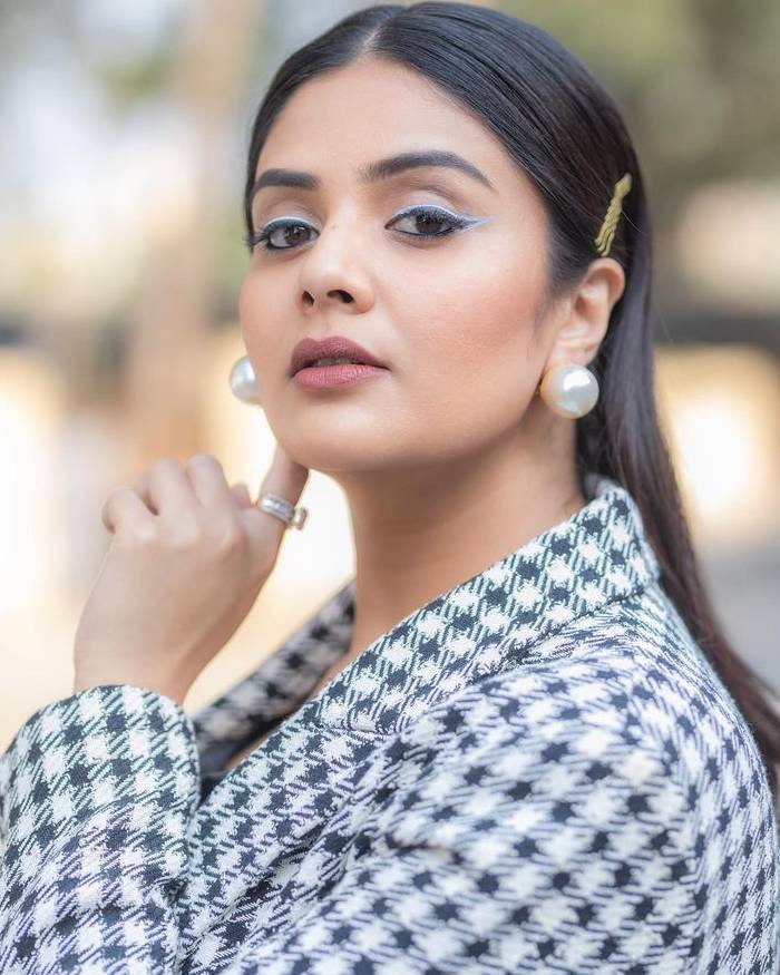 sreemukhi_ teluguvox  10